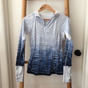 Long sleeved hoodie lululemon size 4